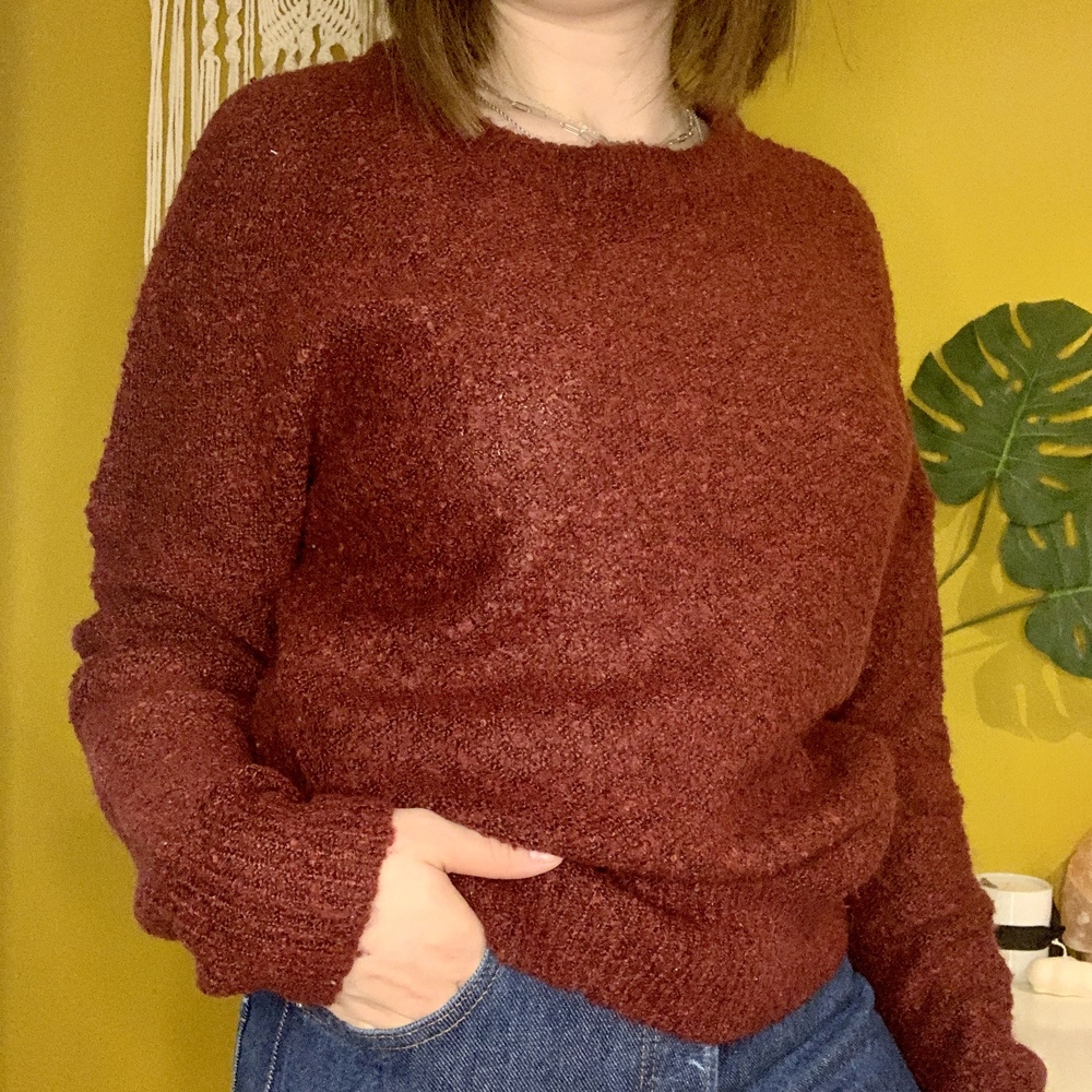 RED FUZZY CREW NECK SWEATER